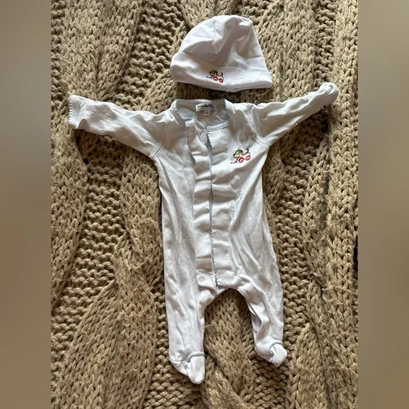 Magnolia Baby NB White Baby One Piece with Hat - Picture 1 of 4